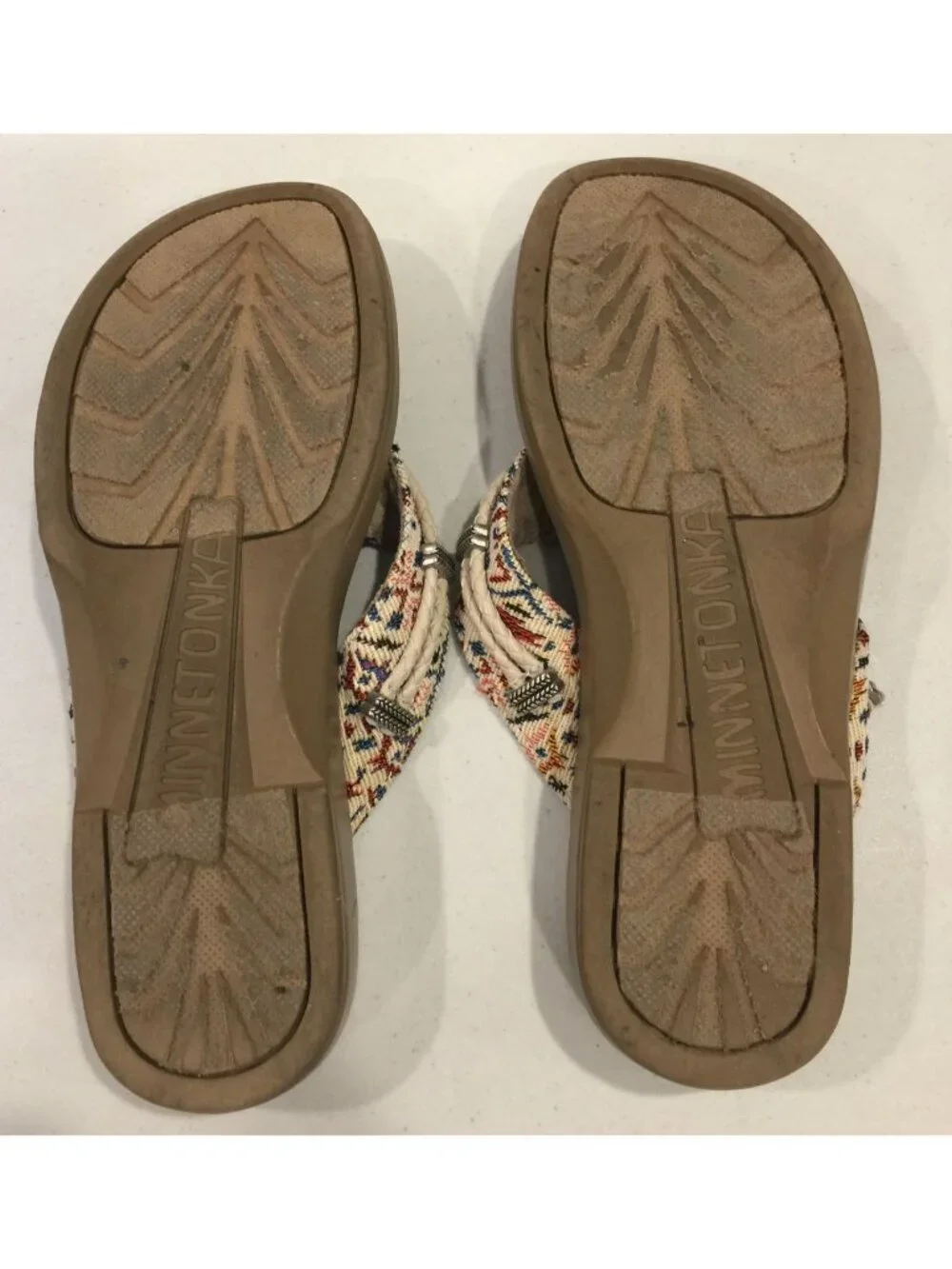 Minnetonka Silverthorne Southwest Inspired Slip On Sandal Size 6
